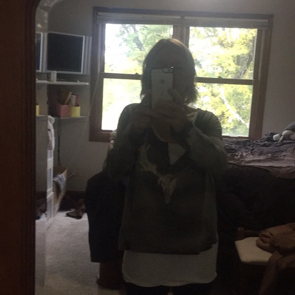 Adorable Free people crop top with moose head - Picture 4 of 6